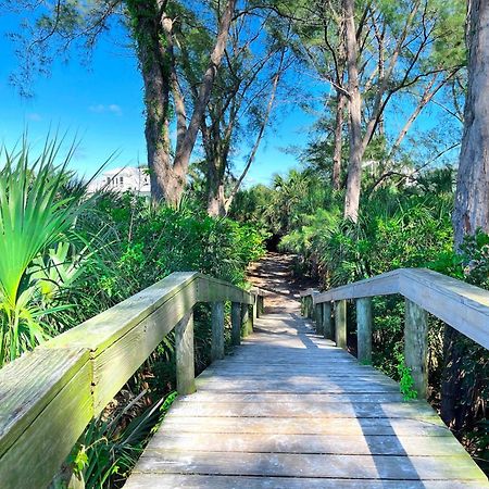 Anna Maria Island Runaway Tropical Dream-One Minute Walk To The Beach-Heated Pool Bradenton Beach Eksteriør billede