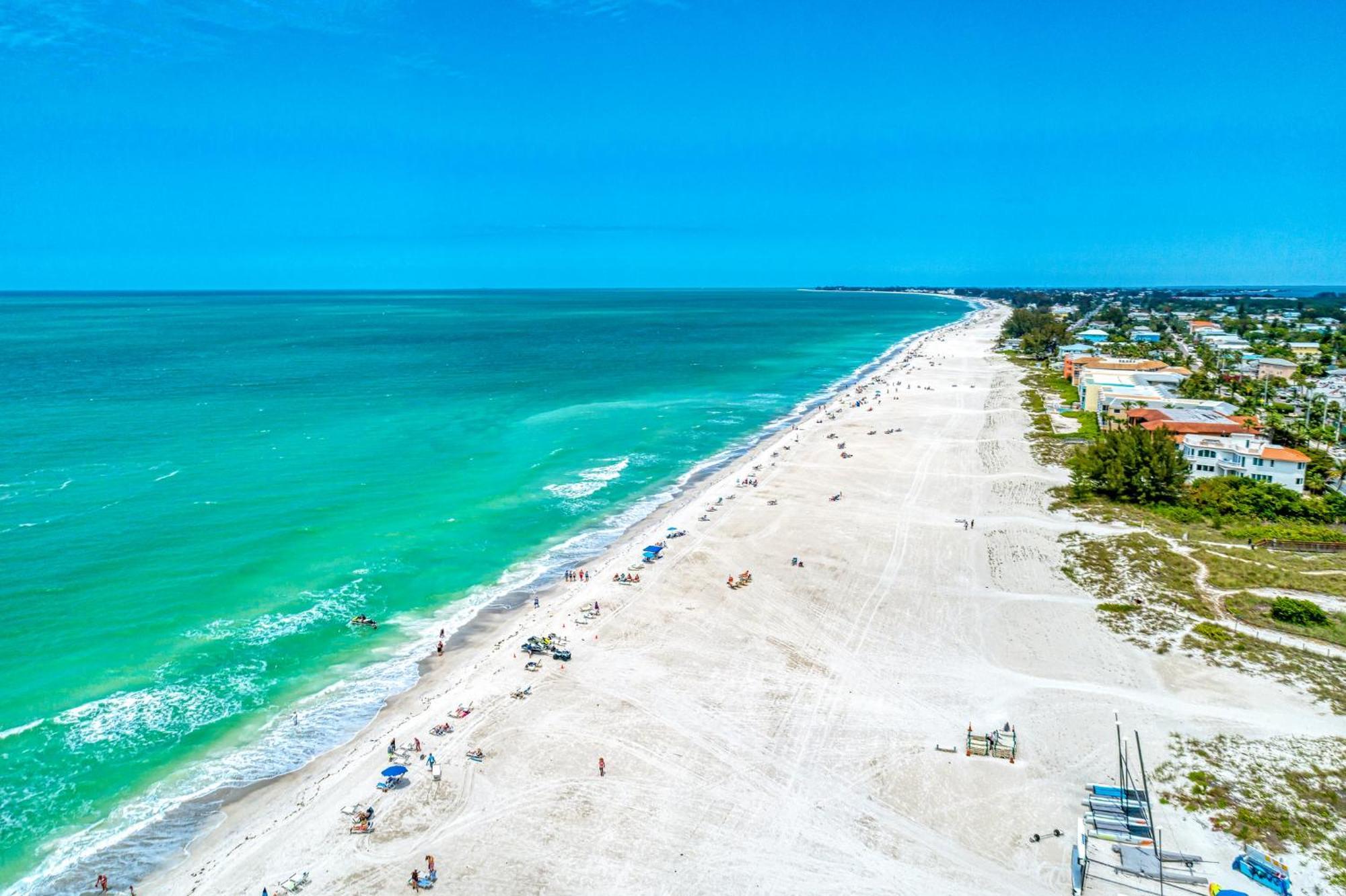 Anna Maria Island Runaway Tropical Dream-One Minute Walk To The Beach-Heated Pool Bradenton Beach Eksteriør billede