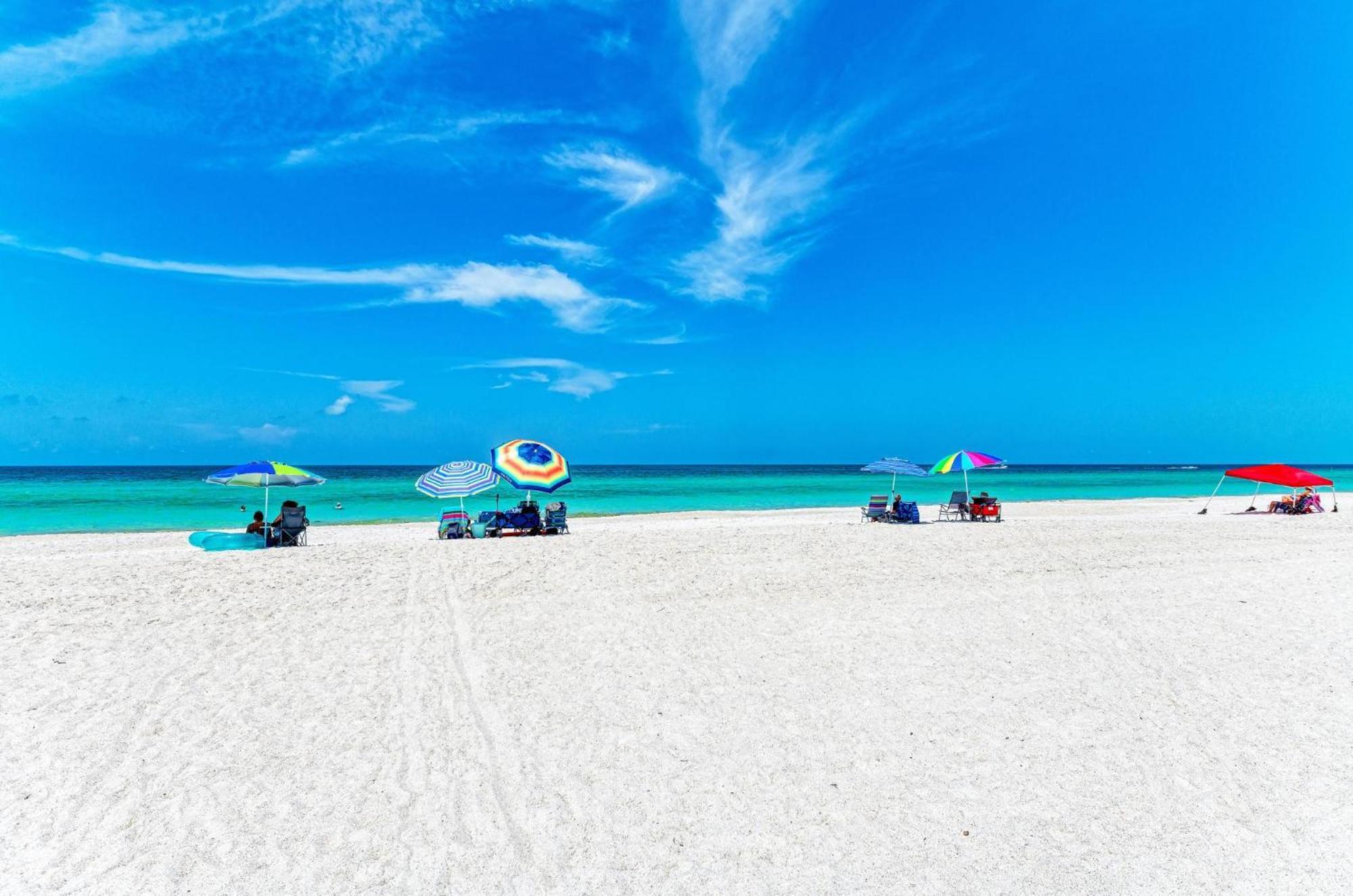 Anna Maria Island Runaway Tropical Dream-One Minute Walk To The Beach-Heated Pool Bradenton Beach Eksteriør billede