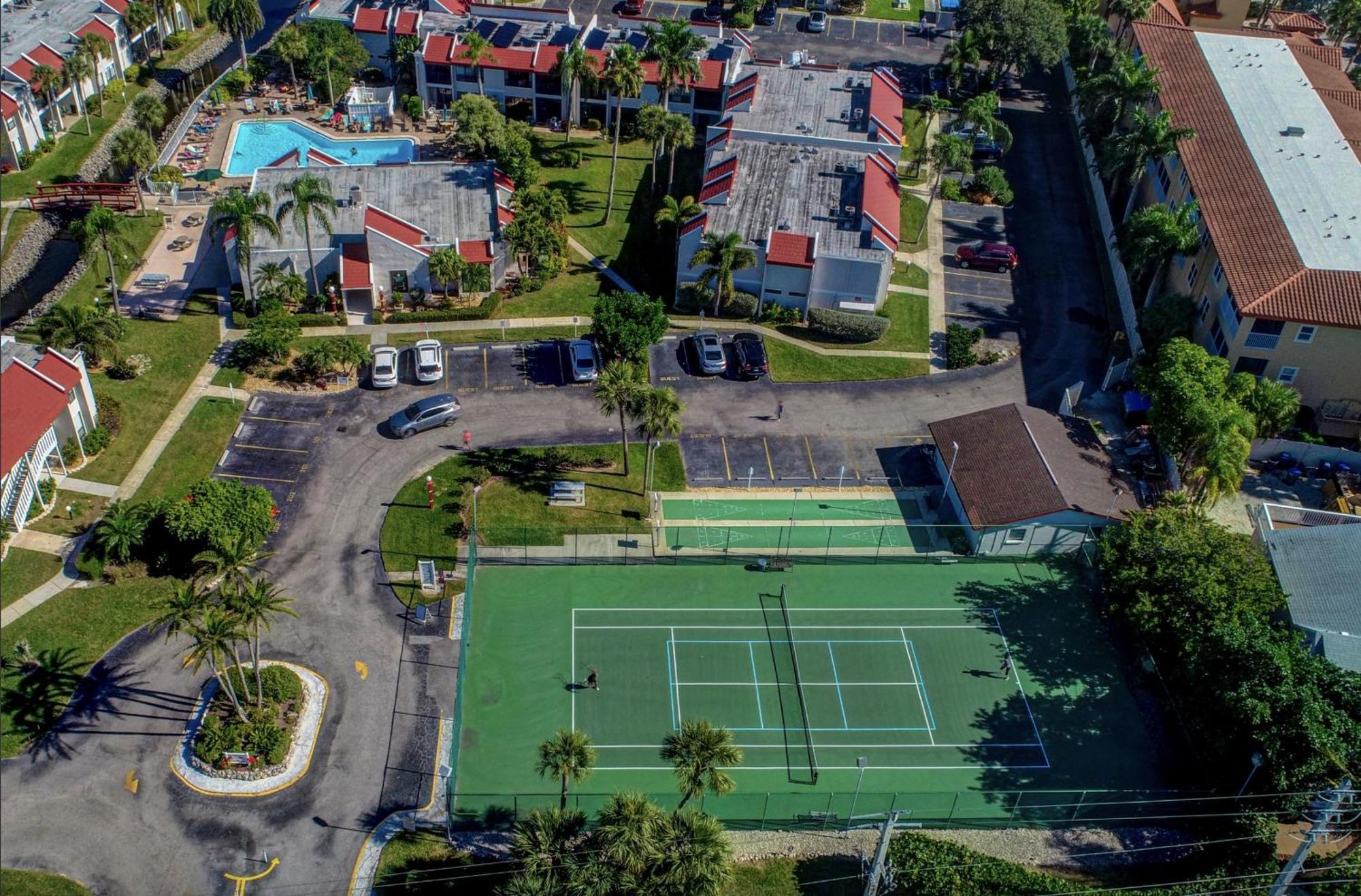 Anna Maria Island Runaway Tropical Dream-One Minute Walk To The Beach-Heated Pool Bradenton Beach Eksteriør billede