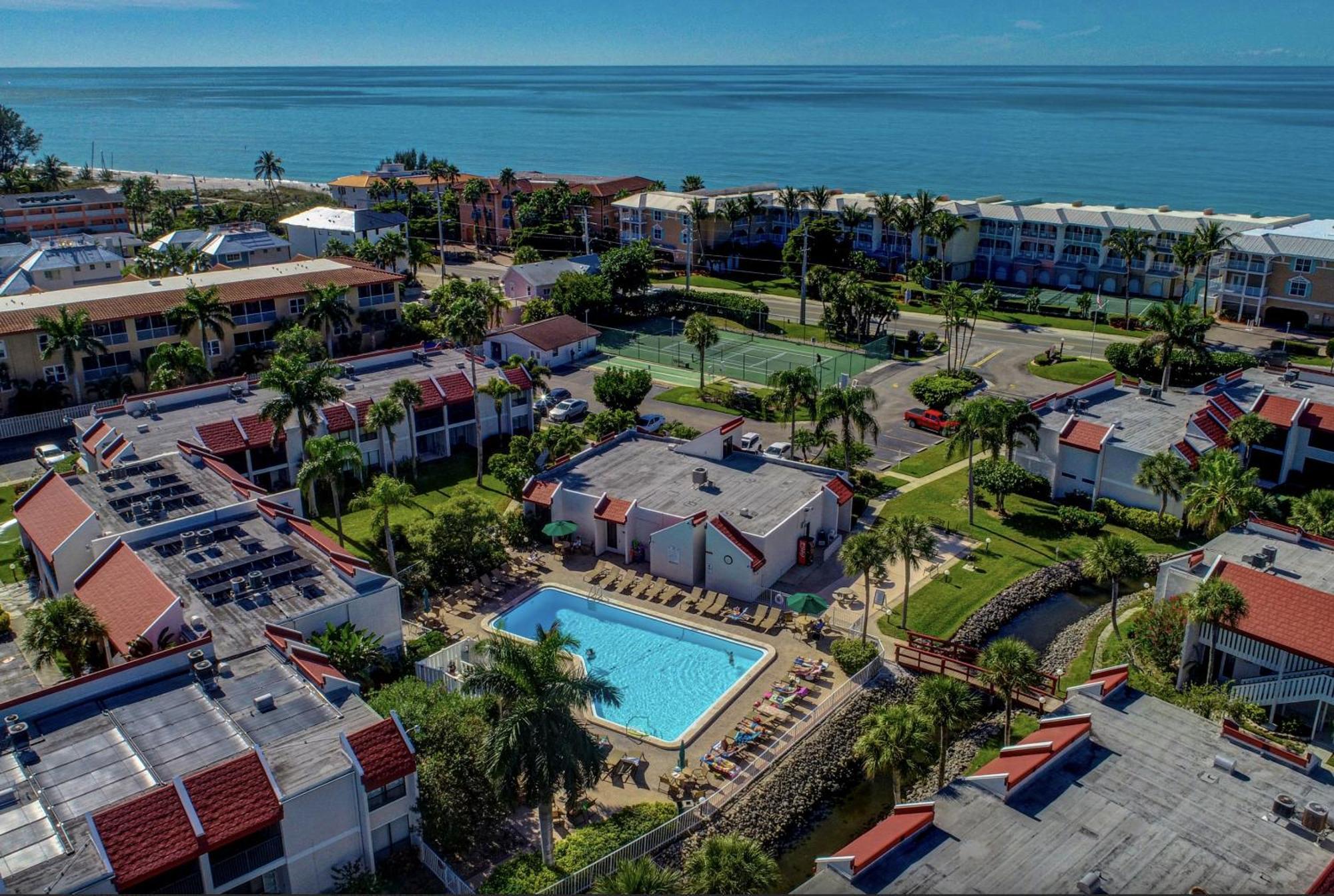 Anna Maria Island Runaway Tropical Dream-One Minute Walk To The Beach-Heated Pool Bradenton Beach Eksteriør billede