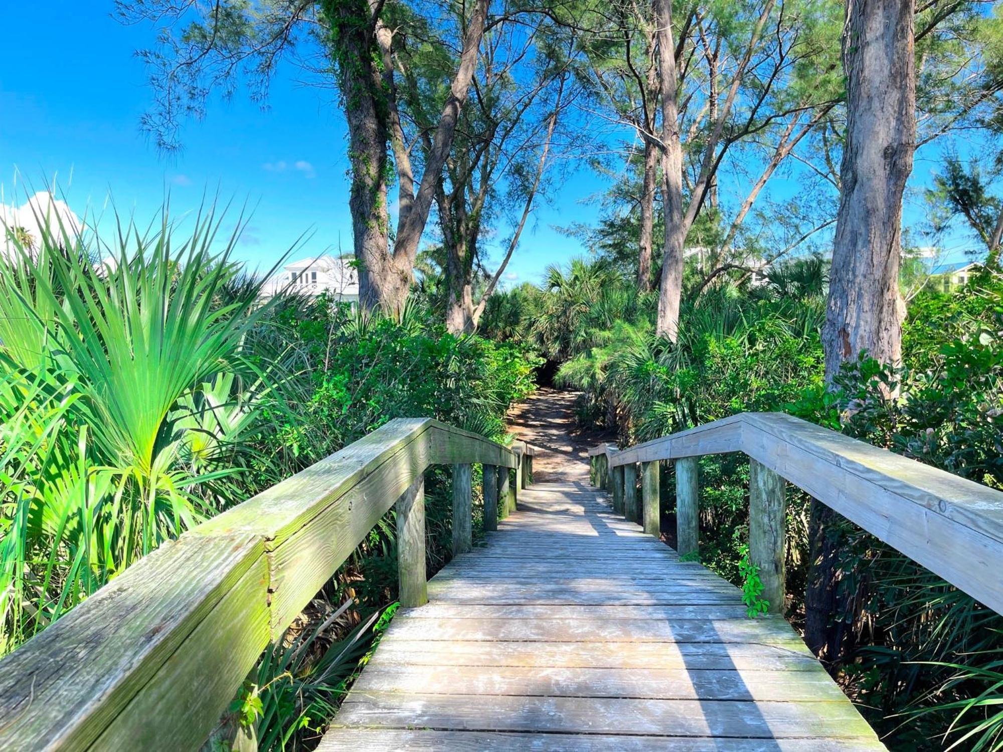 Anna Maria Island Runaway Tropical Dream-One Minute Walk To The Beach-Heated Pool Bradenton Beach Eksteriør billede