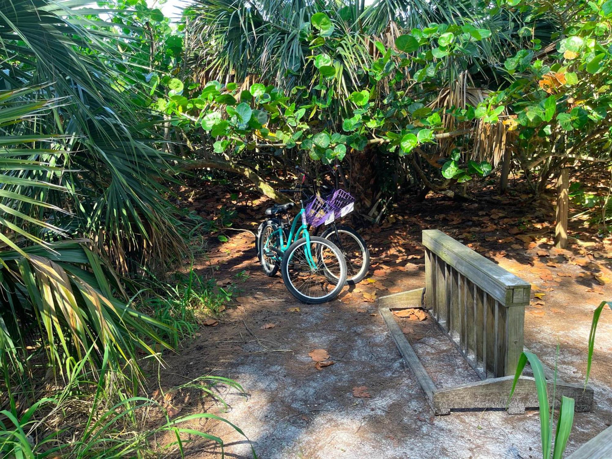 Anna Maria Island Runaway Tropical Dream-One Minute Walk To The Beach-Heated Pool Bradenton Beach Eksteriør billede