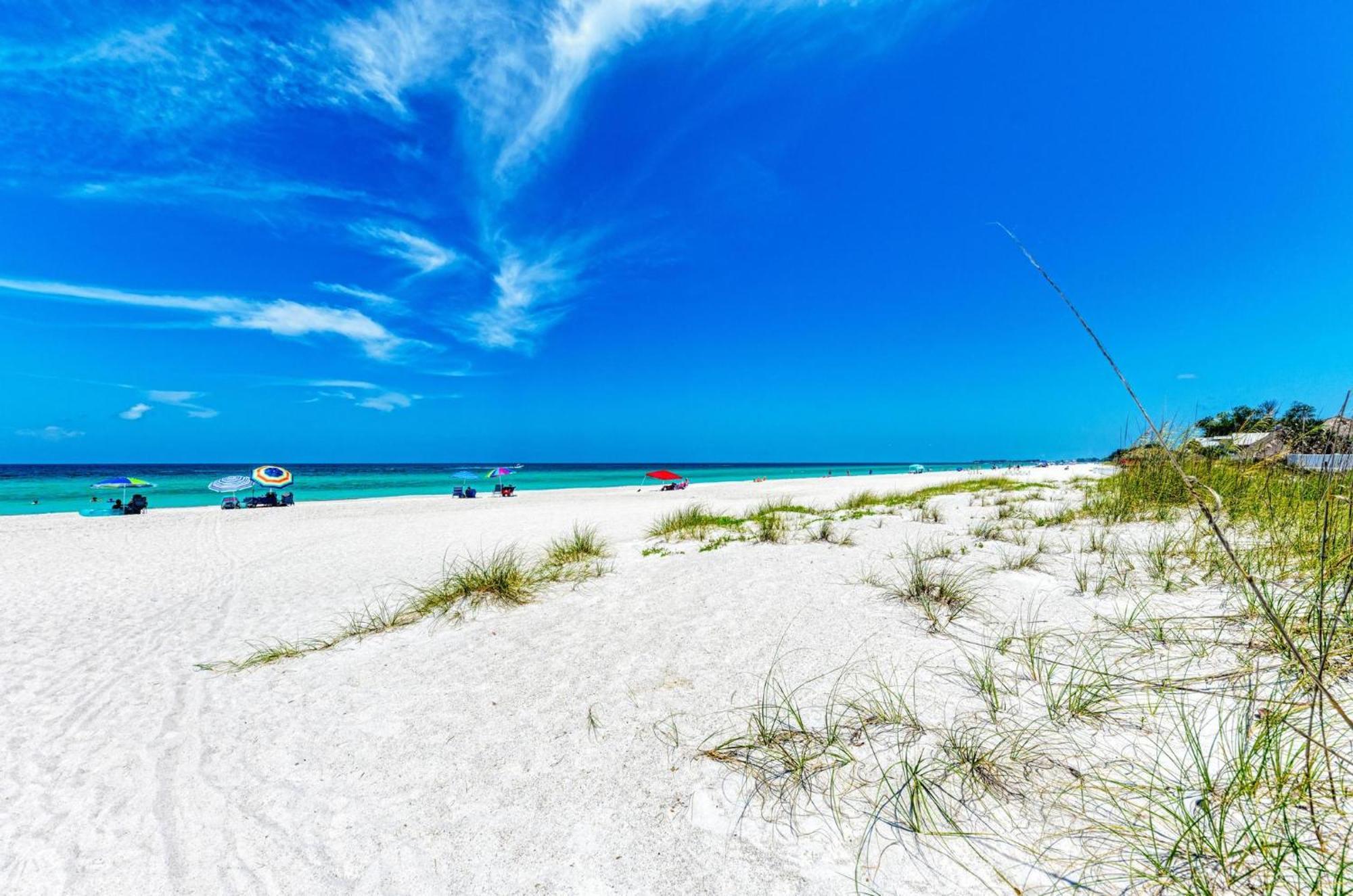 Anna Maria Island Runaway Tropical Dream-One Minute Walk To The Beach-Heated Pool Bradenton Beach Eksteriør billede