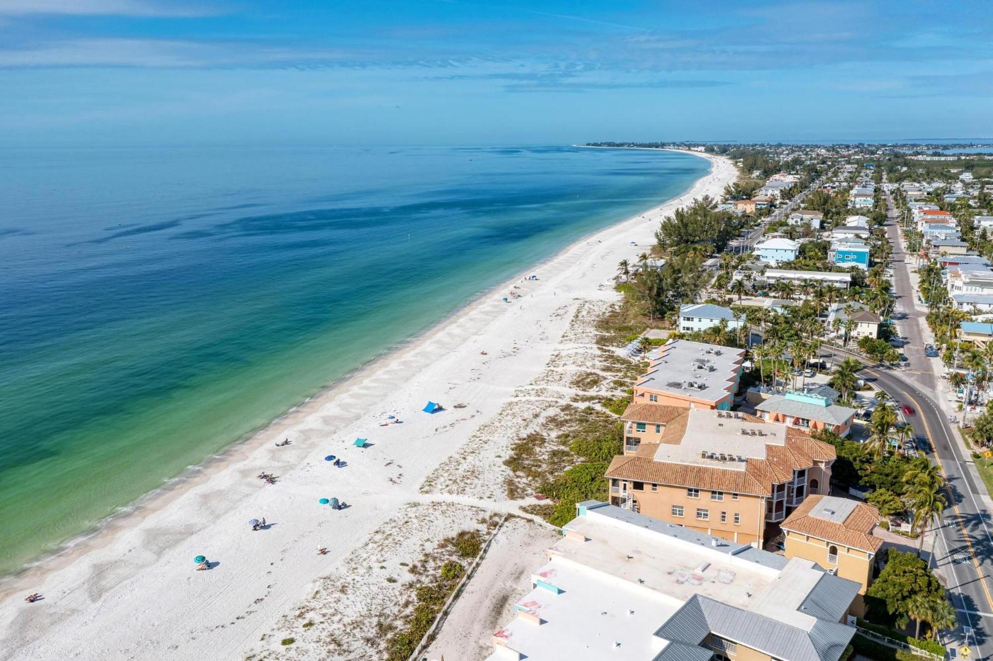 Anna Maria Island Runaway Tropical Dream-One Minute Walk To The Beach-Heated Pool Bradenton Beach Eksteriør billede