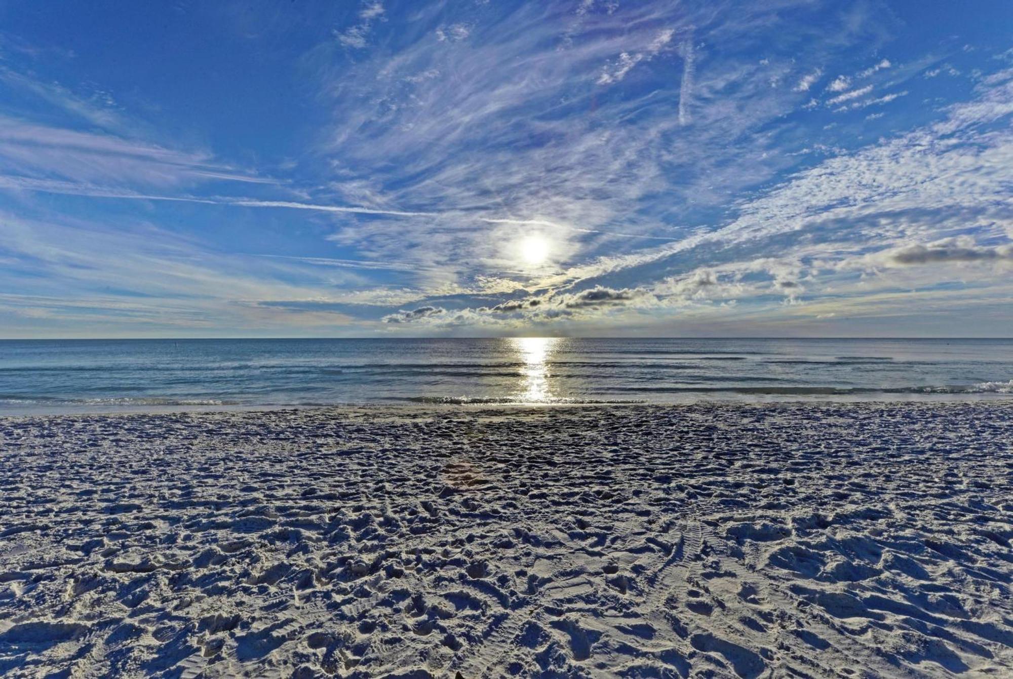 Anna Maria Island Runaway Tropical Dream-One Minute Walk To The Beach-Heated Pool Bradenton Beach Eksteriør billede